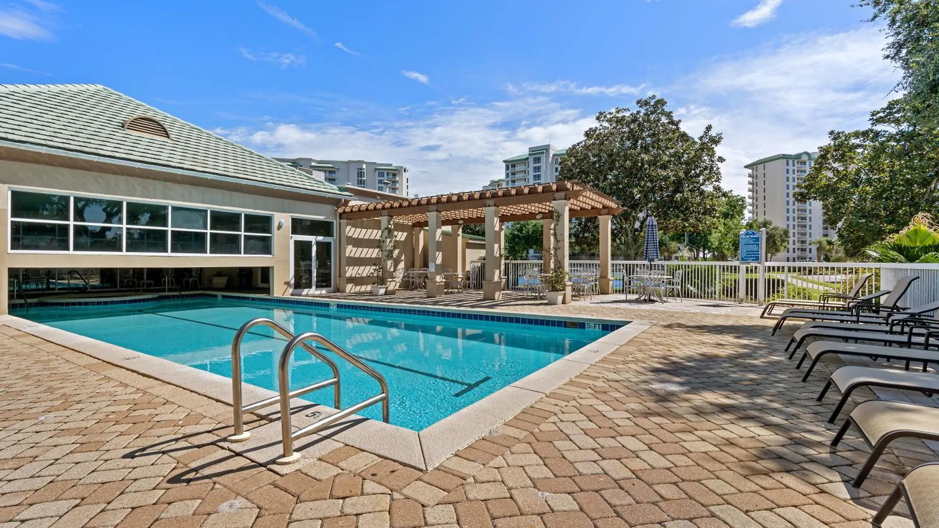 Holiday home St Maarten 508 A Beautiful Luxury Beach Front 3 Bedroom 5Th Floor Condo With Resort Amenities Destin